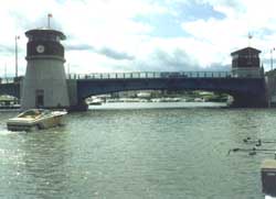 Racine Lakefront 4.JPG (10423 bytes)